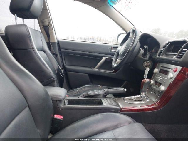 Subaru Outback 2.5i Limited Image 8