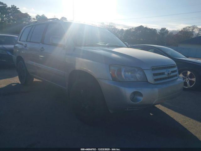  Salvage Toyota Highlander