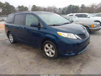  Salvage Toyota Sienna