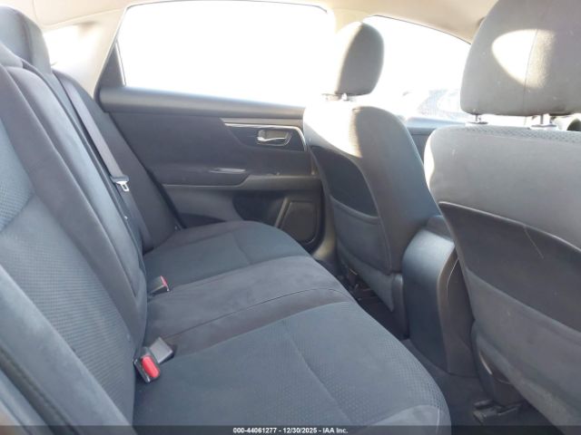 Nissan Altima Image 6