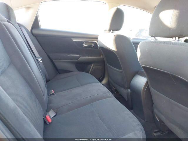 Nissan Altima Image 6