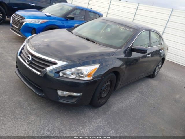 Nissan Altima Image 2