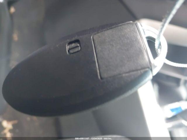 Nissan Altima Image 5