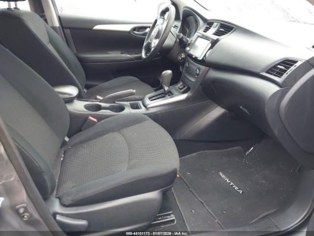 Nissan Sentra S Image 2