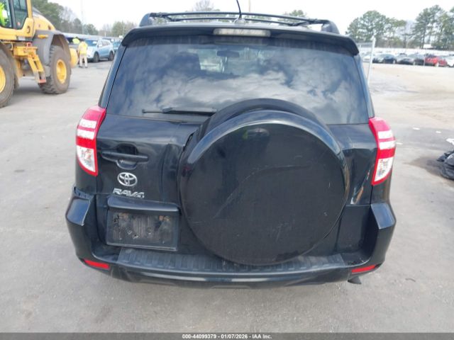 Toyota RAV4 Image 12