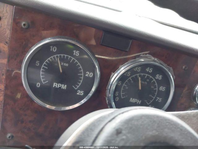 International 9200 Image 6