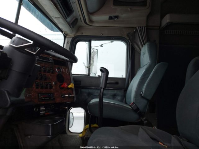 International 9200 Image 12