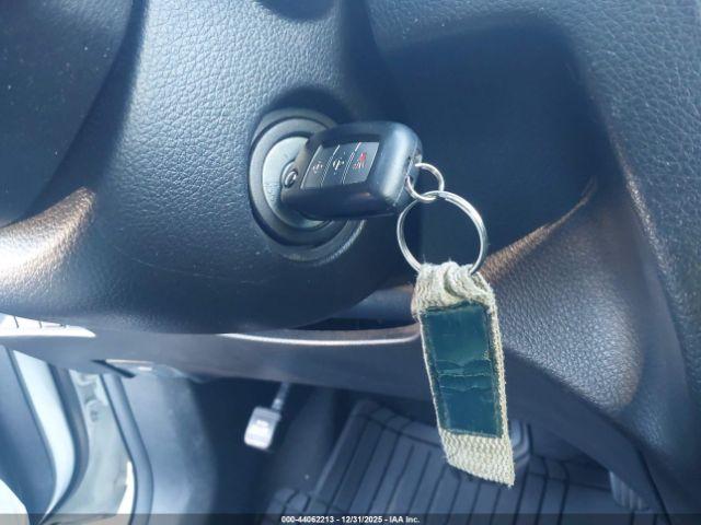 Nissan Rogue S Image 12