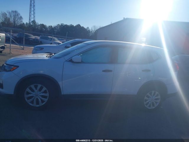 Nissan Rogue S Image 2