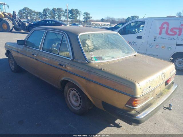 Mercedes-Benz 300 Dt Image 4