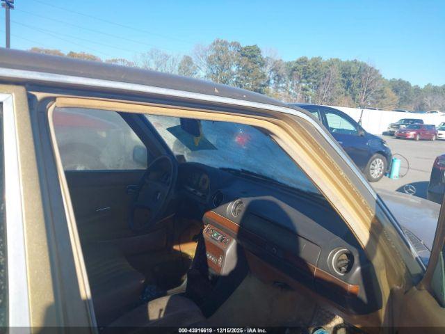 Mercedes-Benz 300 Dt Image 2