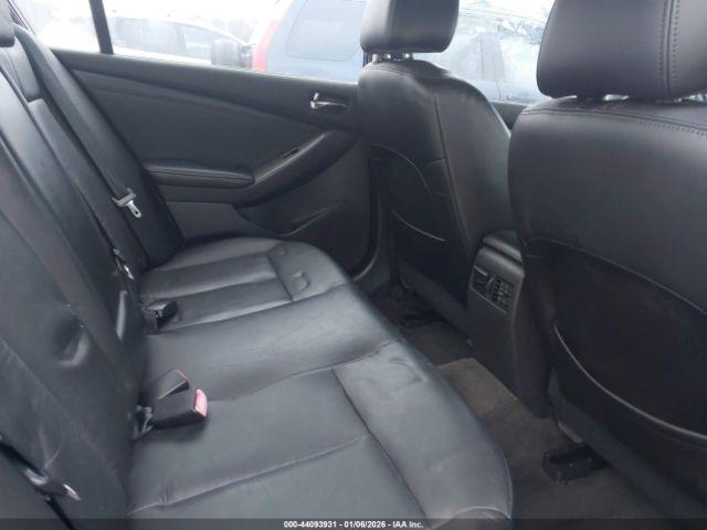 Nissan Altima 2.5 S Image 8