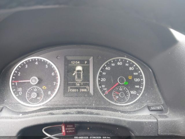 Volkswagen Tiguan S Image 5