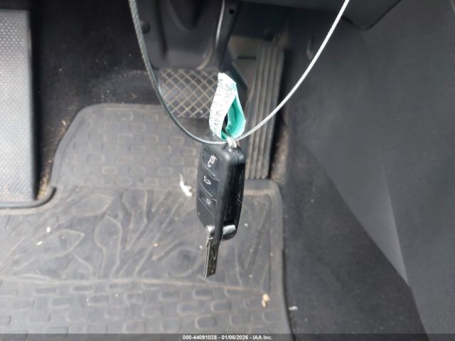 Volkswagen Tiguan S Image 11