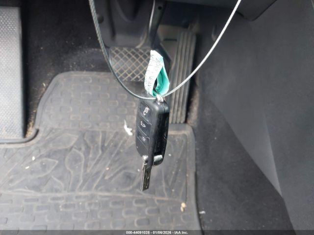 Volkswagen Tiguan S Image 11