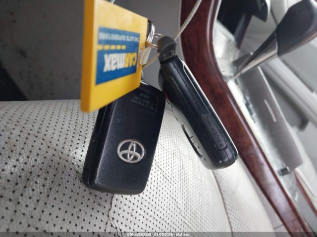 Toyota Avalon Limited Image 15