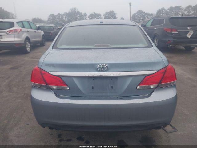 Toyota Avalon Limited Image 11