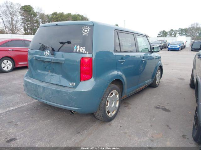 Scion xB Image 7